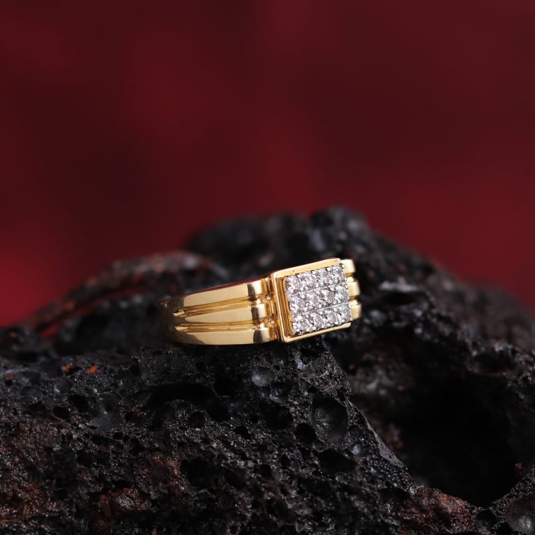 Lucas Yellow Gold Diamond Earring