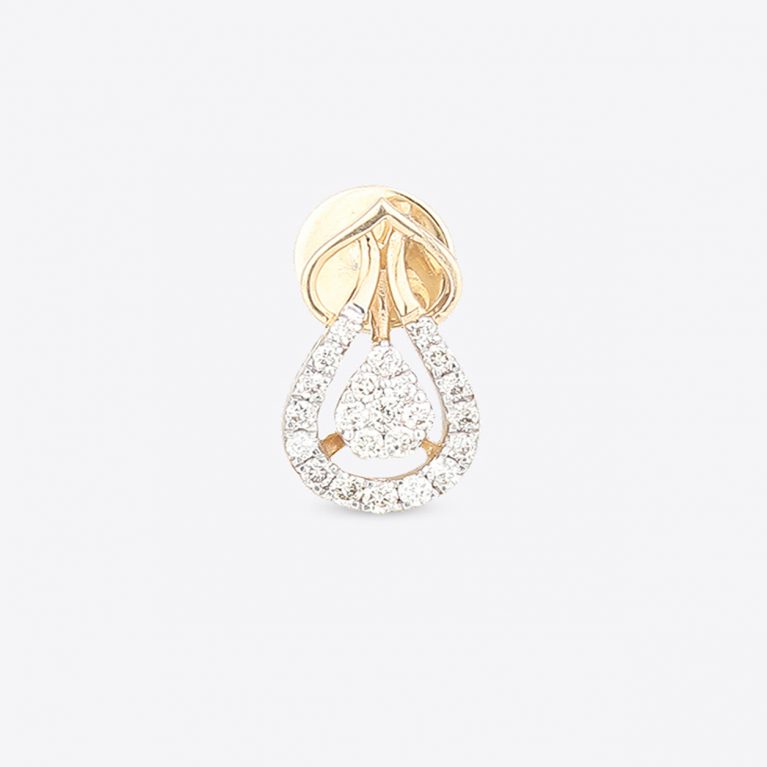 Glittering Nayantara Stud Diamond Earring