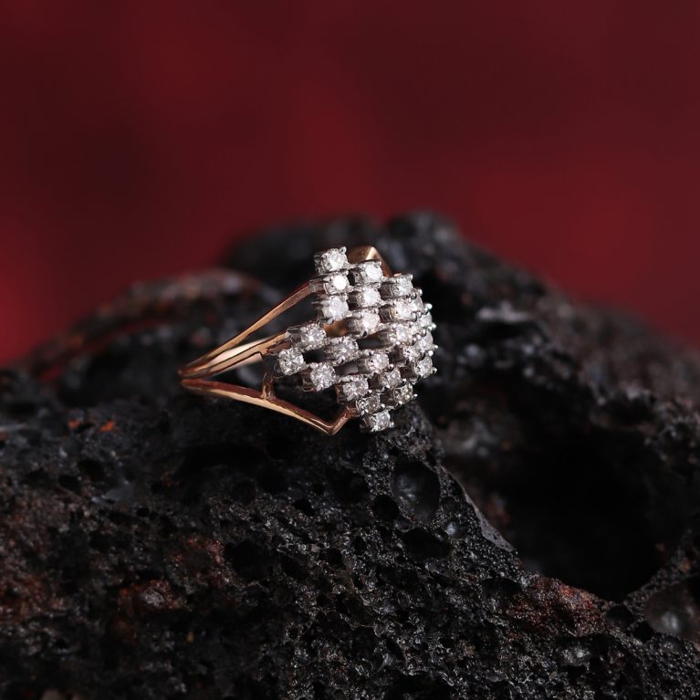 Piles of Blinking Diadem Rose Gold Diamond Ring