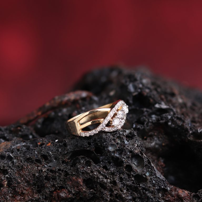 Linear Wavy Fancy Infinity Diamond Ring