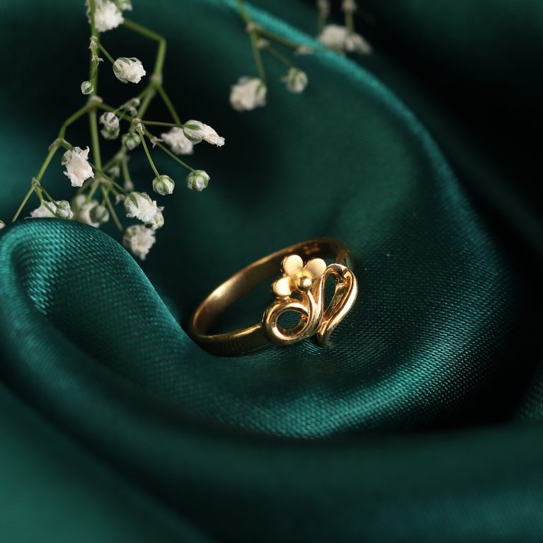 Infinite Flourished Lily Gold Ring