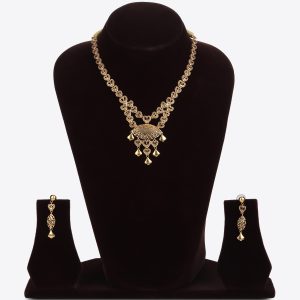 Crossover Hearts of Golden Eye Gold Necklace Set