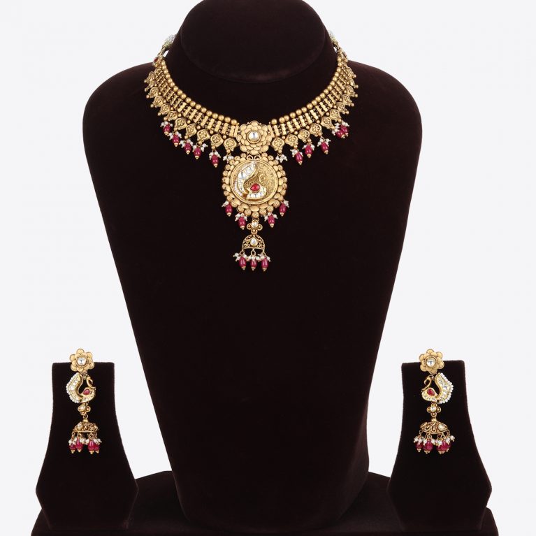 Legacy of Royals Gold Necklace Set